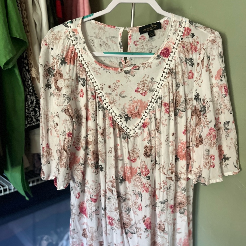 Suzanne Betro Pink and Cream Floral Blouse